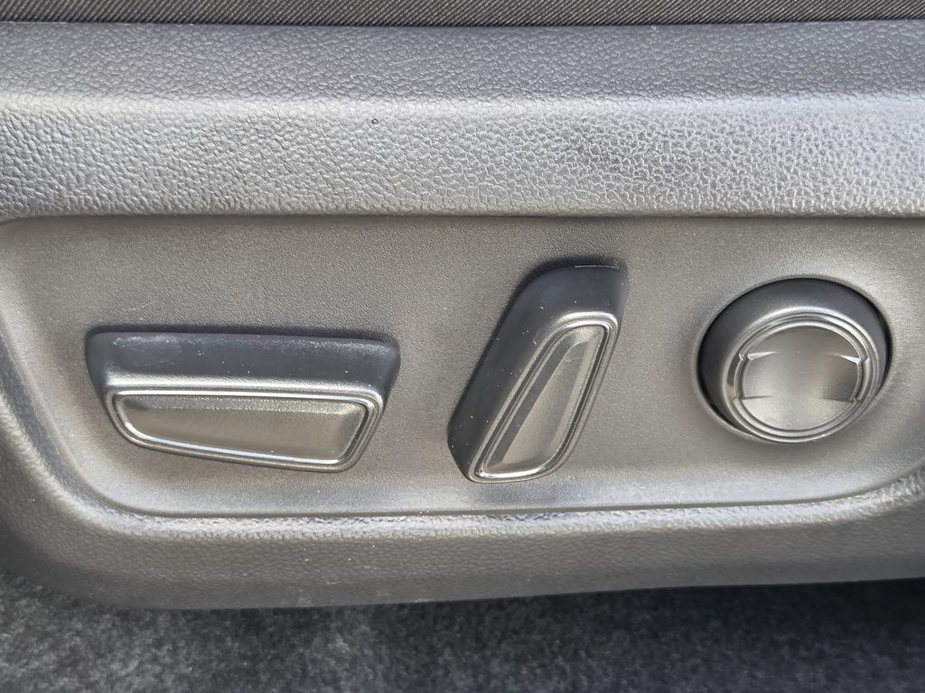 Used 2026 Meteor Toyota SE image 28
