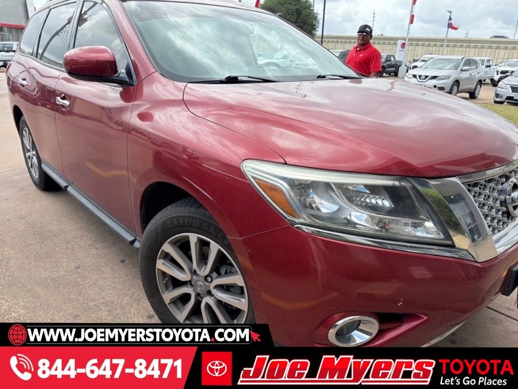 Used 2016 Nissan Pathfinder SV SUV