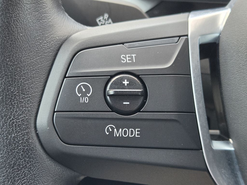 Used 2025 Mineral White Metallic BMW xDrive28i image 23