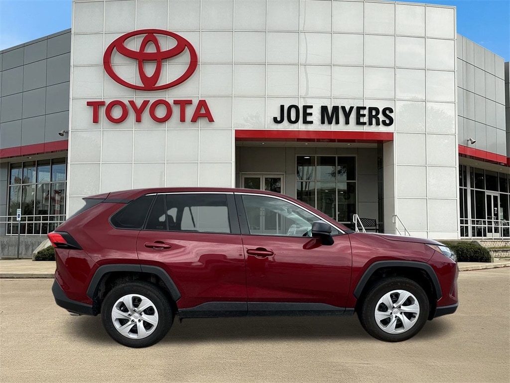 Used 2024 Toyota RAV4 LE with VIN 2T3F1RFV3RW425140 for sale in Northfield, Minnesota