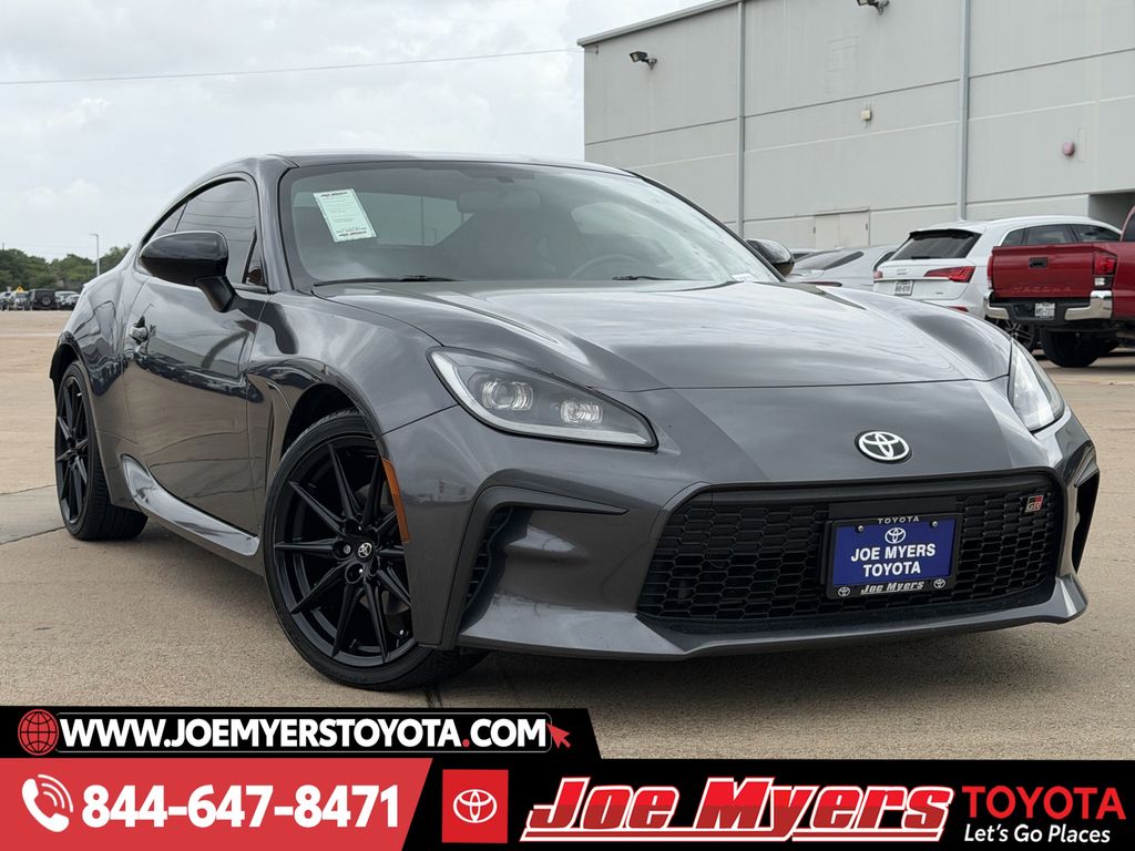 Used 2022 Pavement Toyota Premium image 2