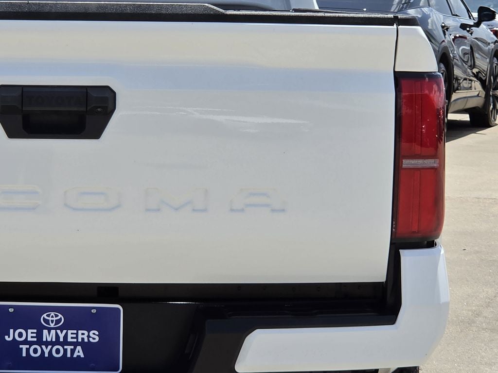 Used 2025 Ice Toyota SR5 image 9