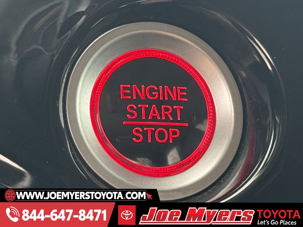 Used 2021 Platinum White Pearl Honda Touring image 22