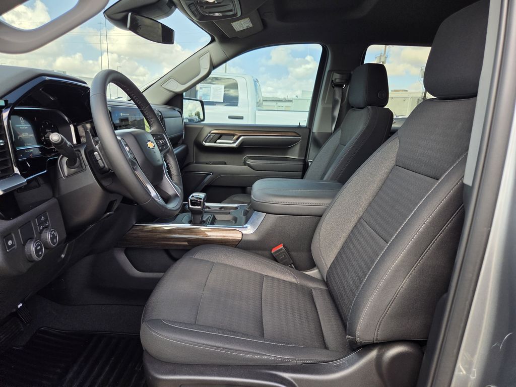 Used 2024 Sterling Gray Metallic Chevrolet LT image 26