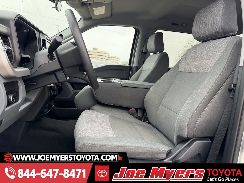 Used 2024 Iconic Silver Metallic Ford XLT image 25