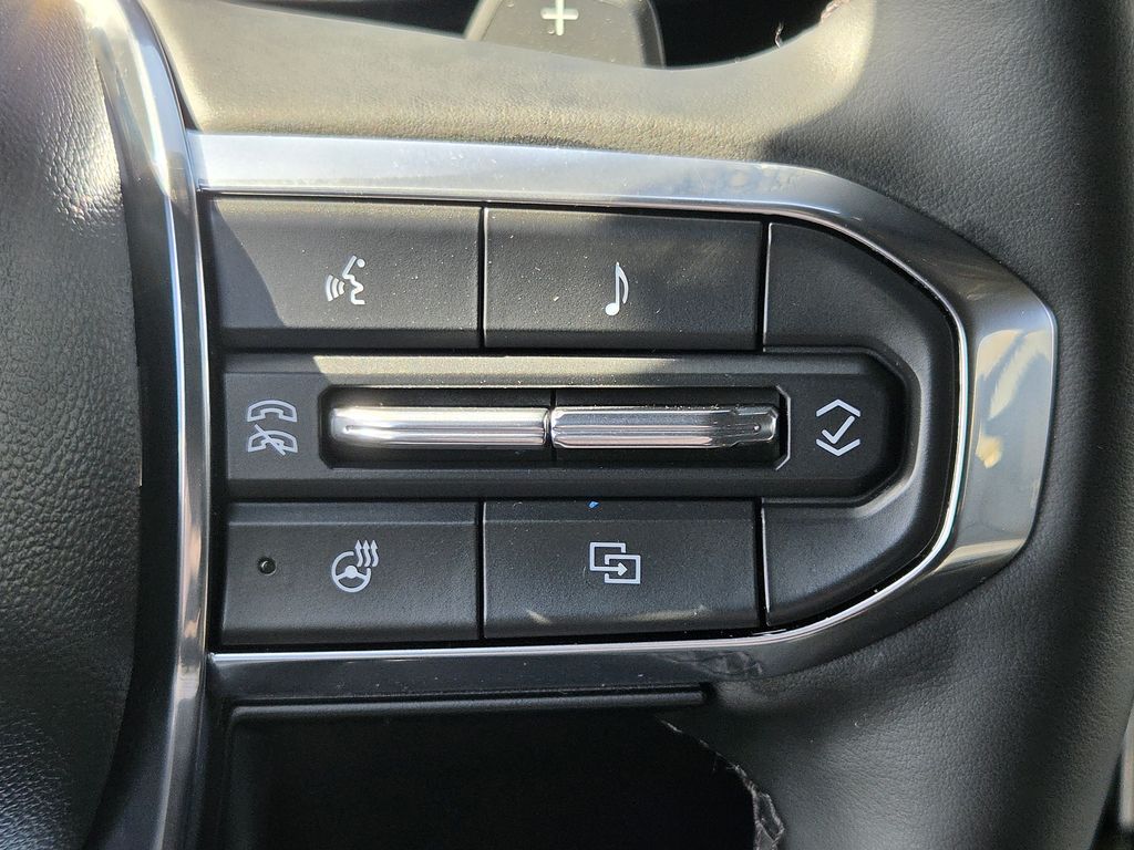 Used 2025 Onyx Black GMC Denali image 22