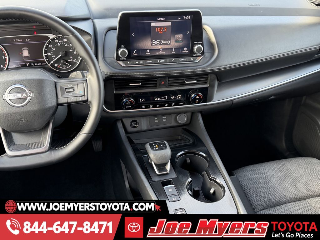 Used 2025 Super Black Nissan SV image 16