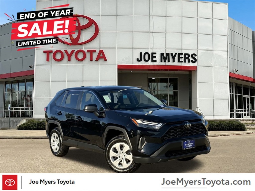 2025 Toyota RAV4 LE's photo