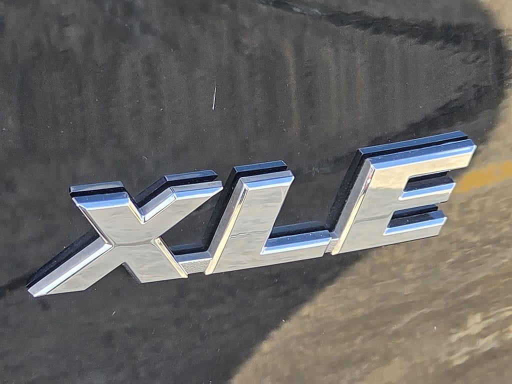 Used 2025 Midnight Black Metallic Toyota XLE image 11