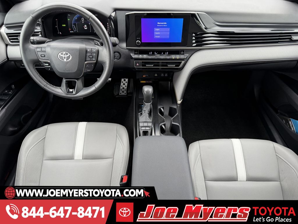 Used 2025 Ocean Gem Toyota SE image 13