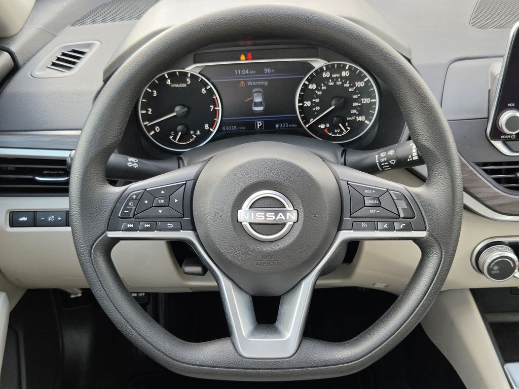 Used 2025 Super Black Clearcoat Nissan 2.5 SV image 14
