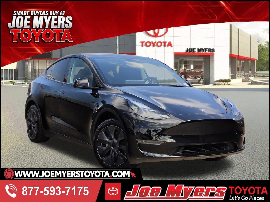 Used 2025 Tesla Model Y Long Range with VIN 7SAYGDED7SA348884 for sale in Houston, TX