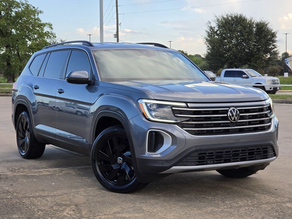 Used 2024 Volkswagen Atlas 2.0T SE w/Technology SUV