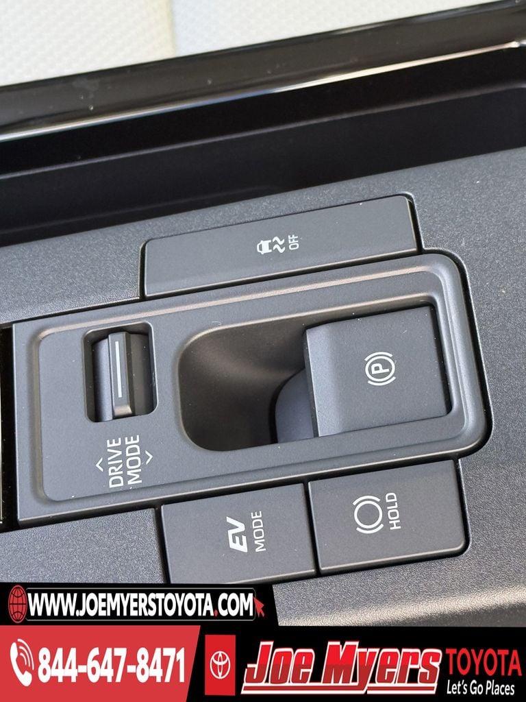 New 2026 Cutting Edge Toyota XLE image 19