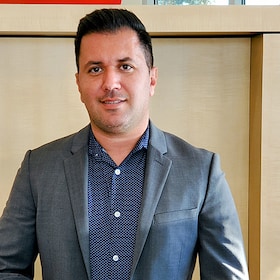 Staff member Amin Mohebpour from ID_72ef1739bf83