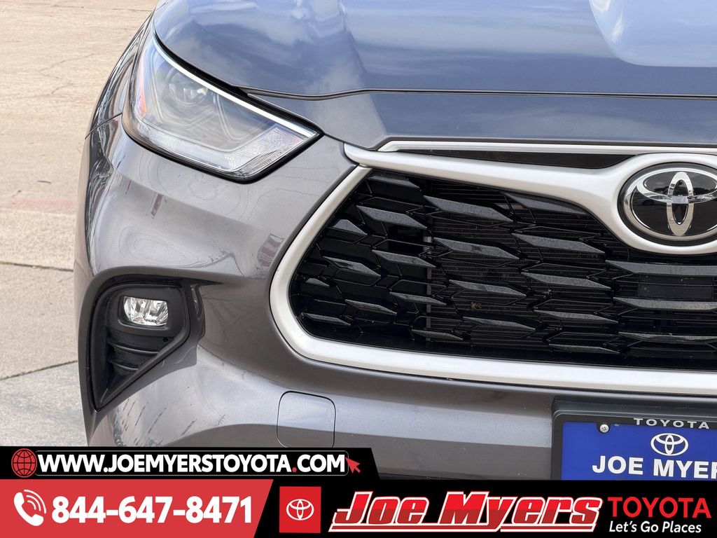 Used 2024 Magnetic Gray Metallic Toyota XLE image 5