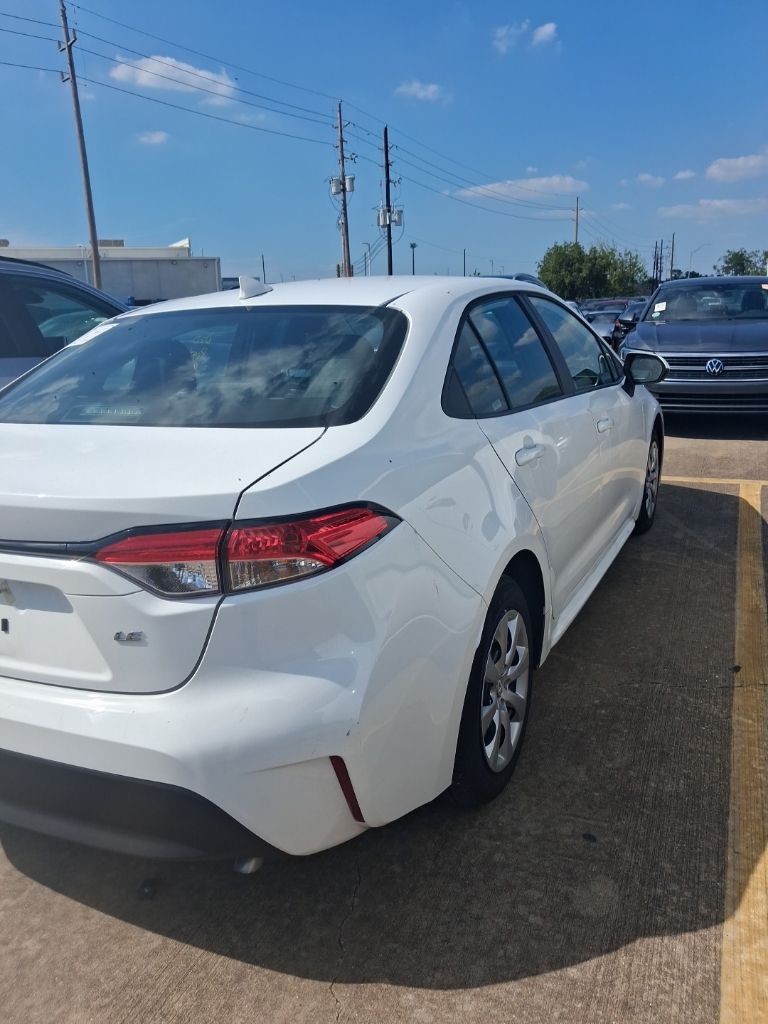 Used 2026 Ice Toyota LE image 3