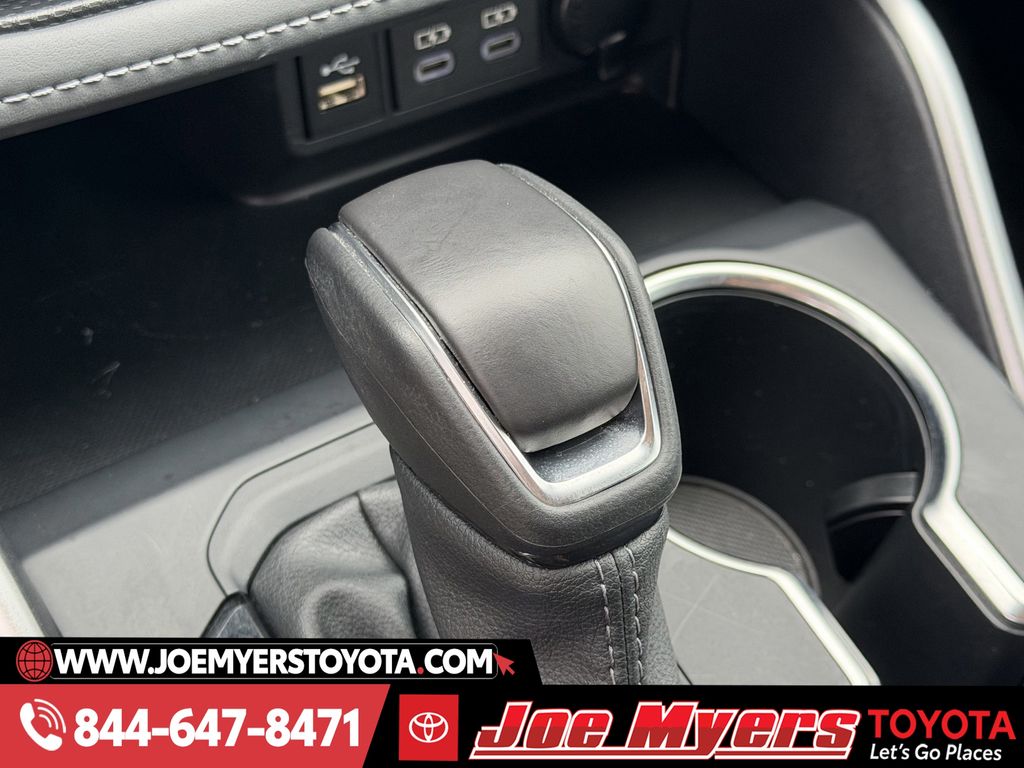 Used 2025 Midnight Black Metallic Toyota LE image 21