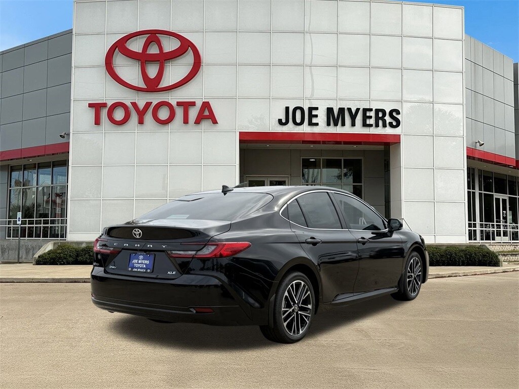 2026 Toyota Camry XLE photo 4