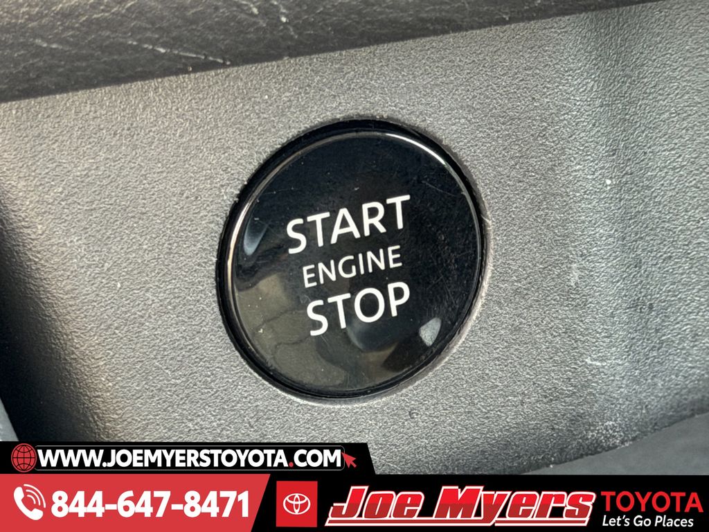 Used 2025 Super Black Nissan SV image 21