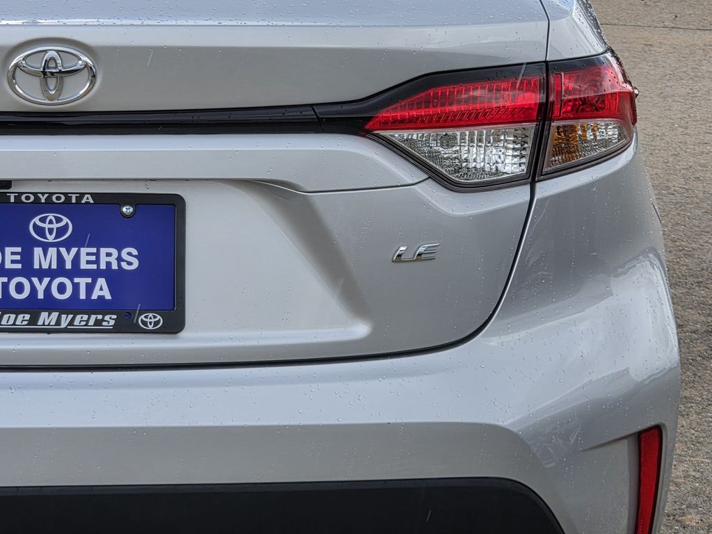Used 2025 Classic Silver Metallic Toyota LE image 9