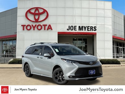 2025 Toyota Sienna Woodland Edition Van Passenger Van