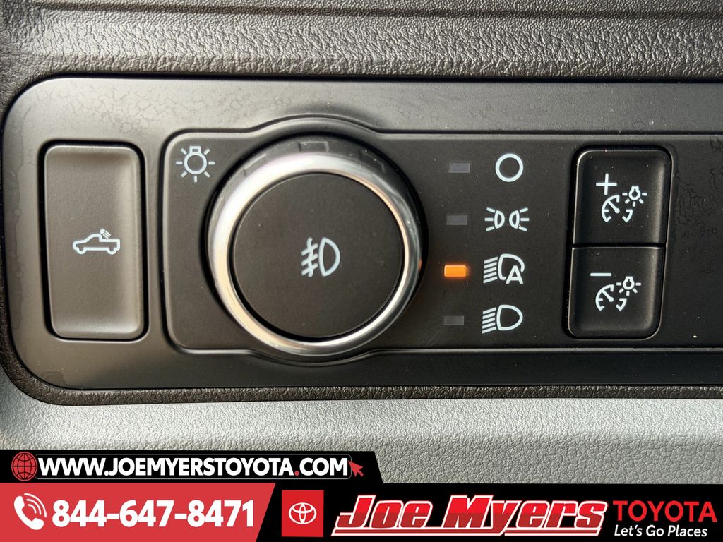 Used 2024 Iconic Silver Metallic Ford XLT image 23