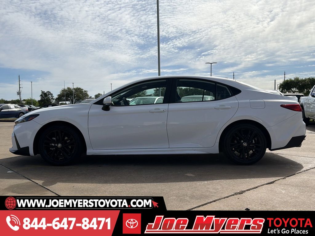 Used 2025 Ice Toyota SE image 6