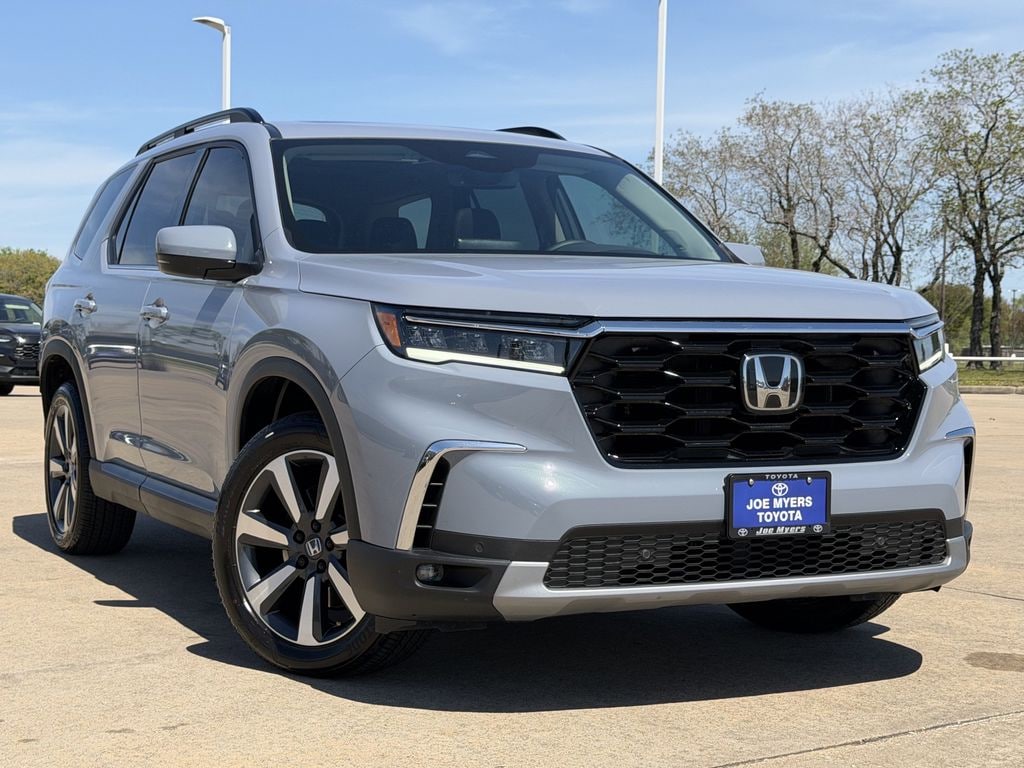 Used 2025 Honda Pilot Touring SUV