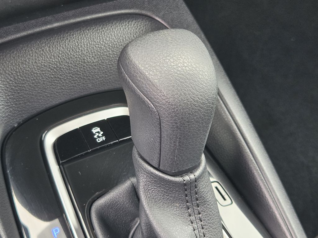 Used 2026 Ice Toyota LE image 21