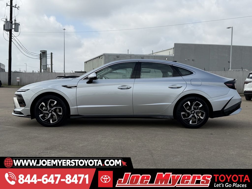 Used 2025 Aero Silver Hyundai SEL image 6