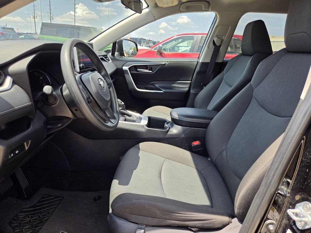 Used 2025 Midnight Black Metallic Toyota XLE image 27