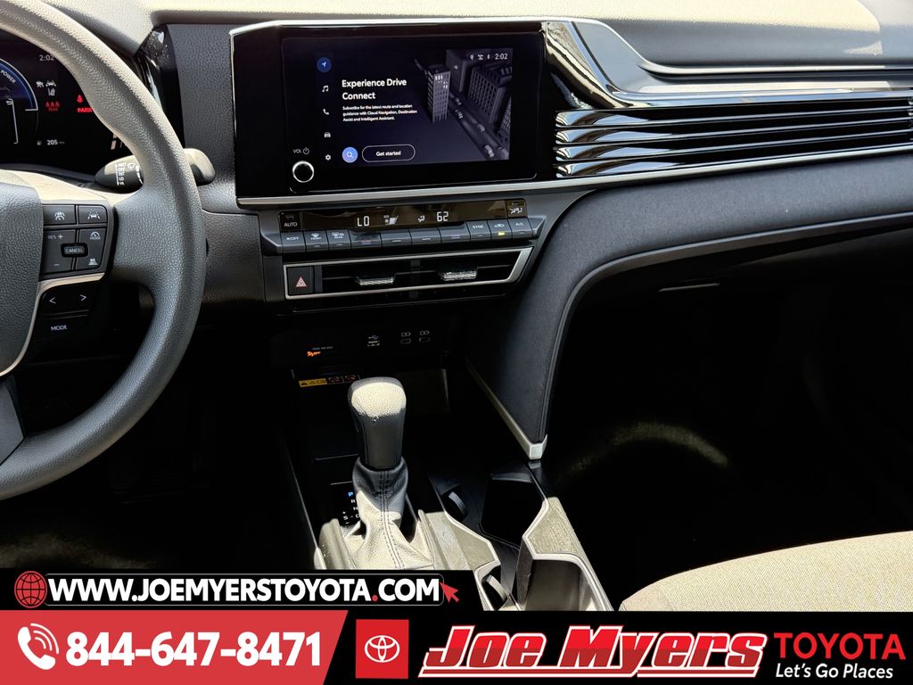 Used 2025 Ice Cap Toyota LE image 17