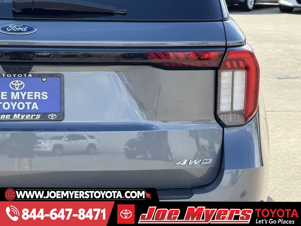 Used 2025 Gray Metallic Ford ST-Line image 9