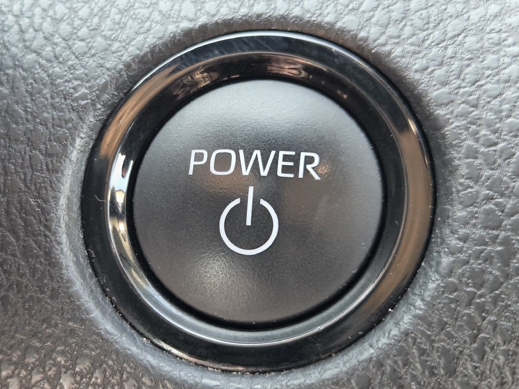 Used 2025 Underground Toyota LE image 22
