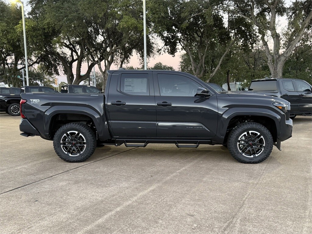 2025 Toyota Tacoma TRD Sport Double Cab photo 3