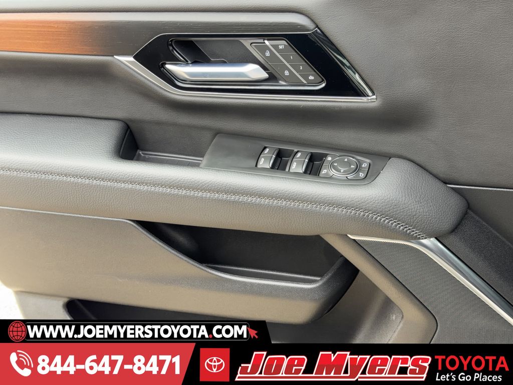 Used 2025 Onyx Black GMC Denali image 25