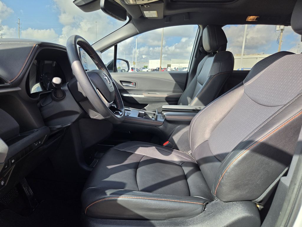Used 2023 Ice Toyota XSE image 27