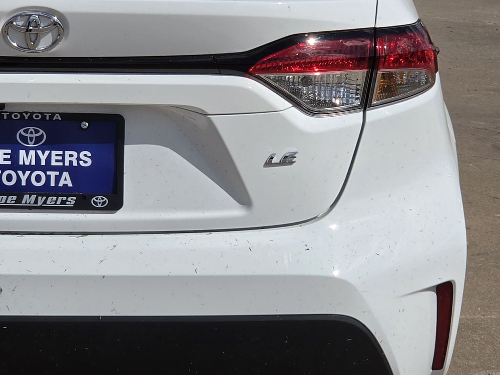 Used 2026 Ice Toyota LE image 9
