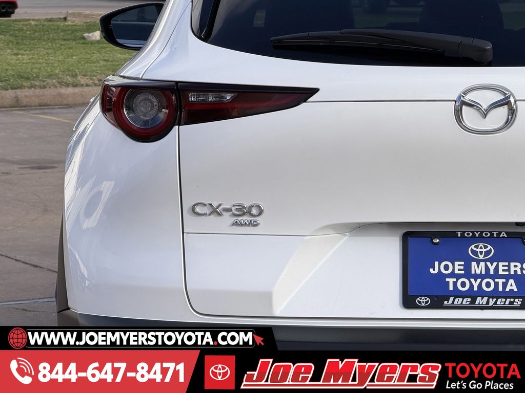 Used 2025 Snowflake White Pearl Mica Mazda 2.5 S Preferred Package image 10