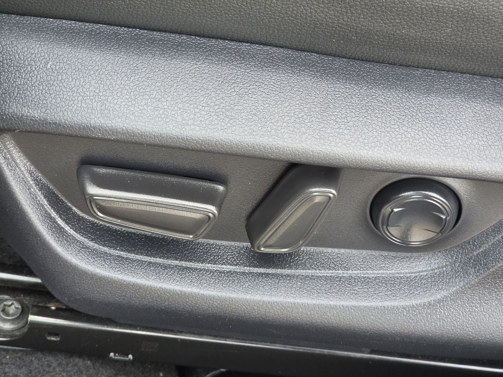 Used 2025 Ice Toyota SE image 28