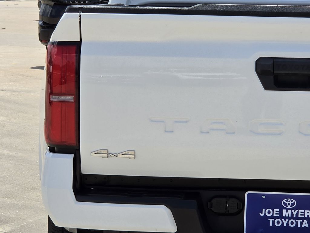 Used 2025 Ice Toyota SR5 image 10