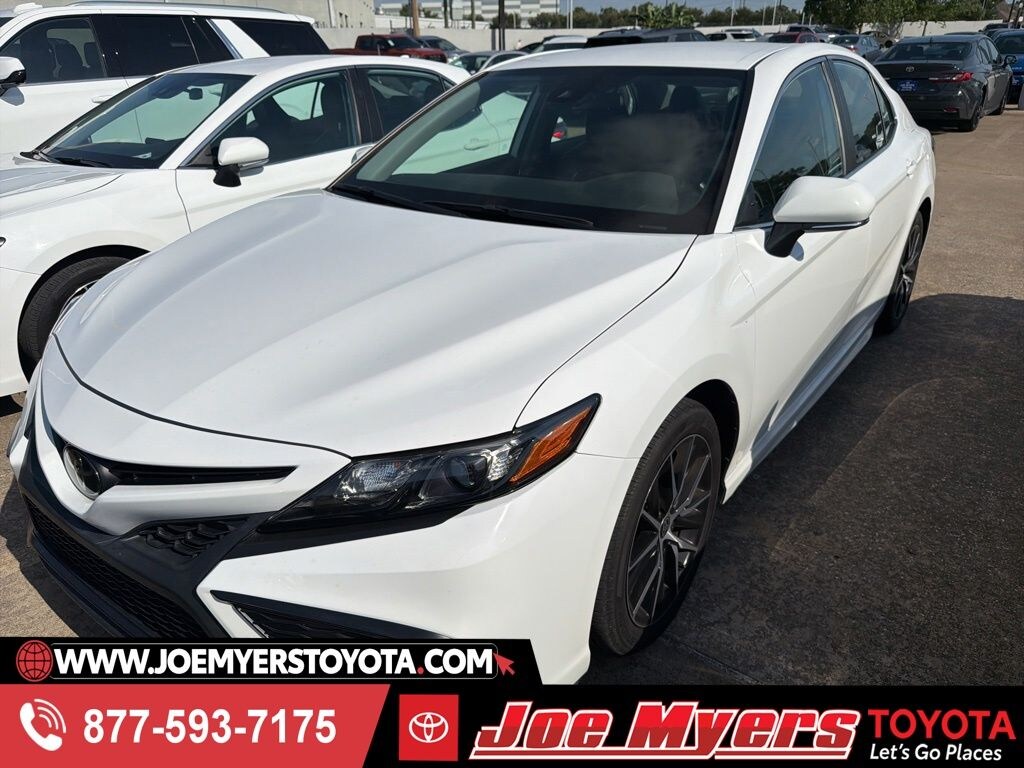 Used 2024 Toyota Camry SE Sedan