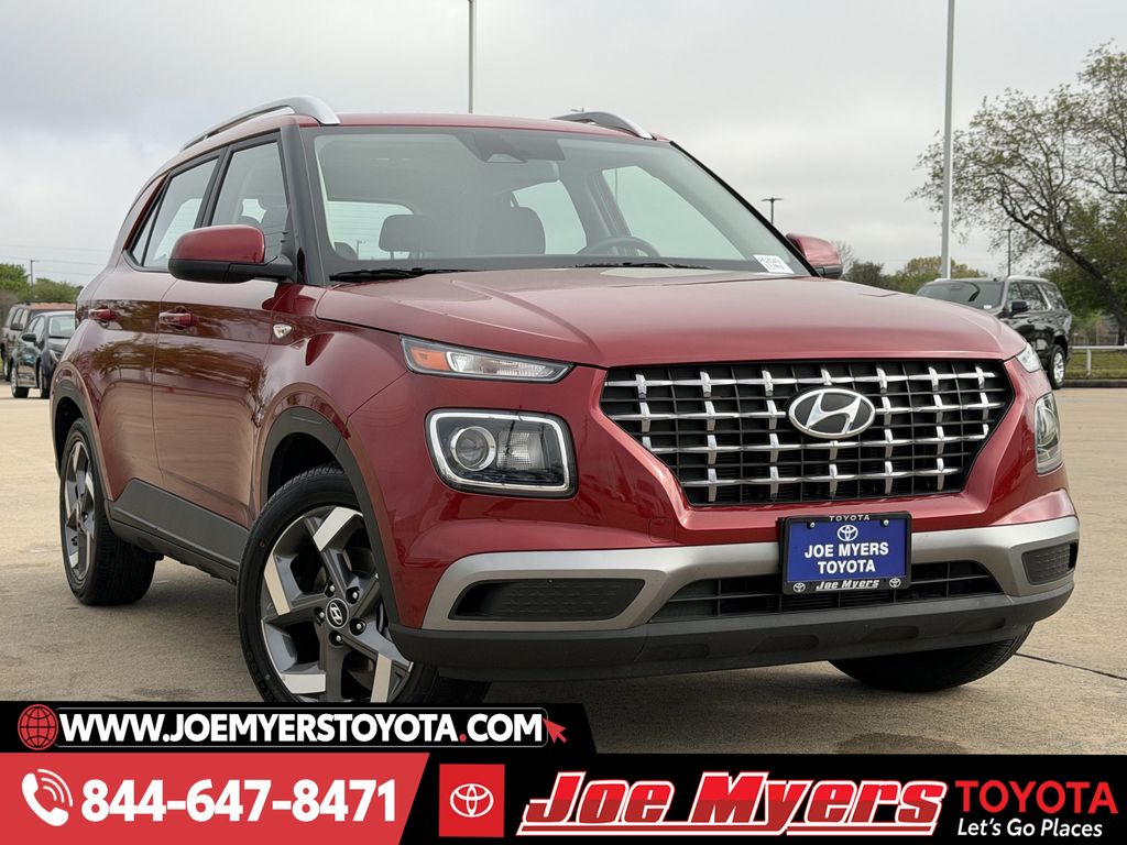 Used 2025 Ultimate Red Hyundai SEL image 2