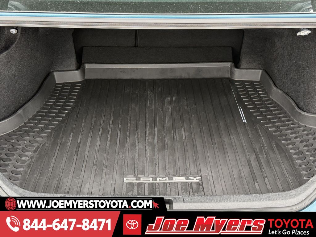 Used 2025 Ocean Gem Toyota SE image 30