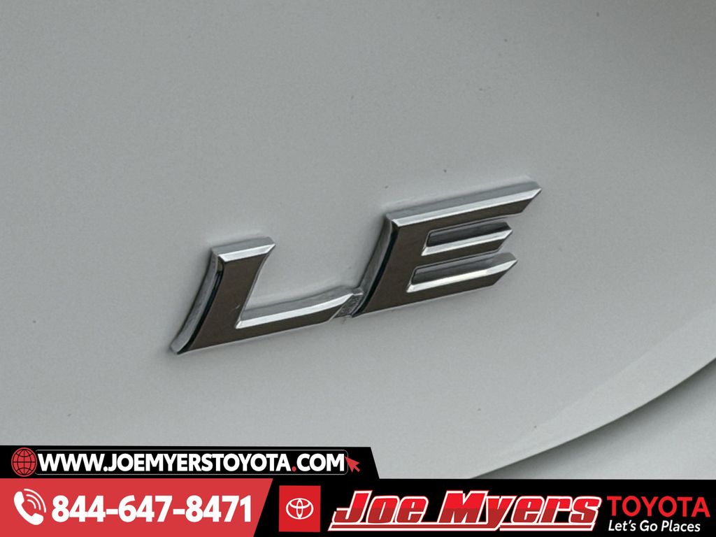 Used 2025 White Toyota LE image 11