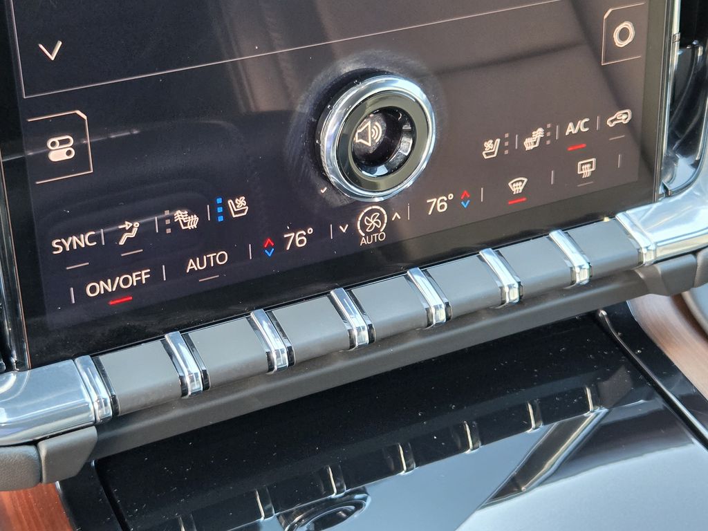 Used 2025 Onyx Black GMC Denali image 19