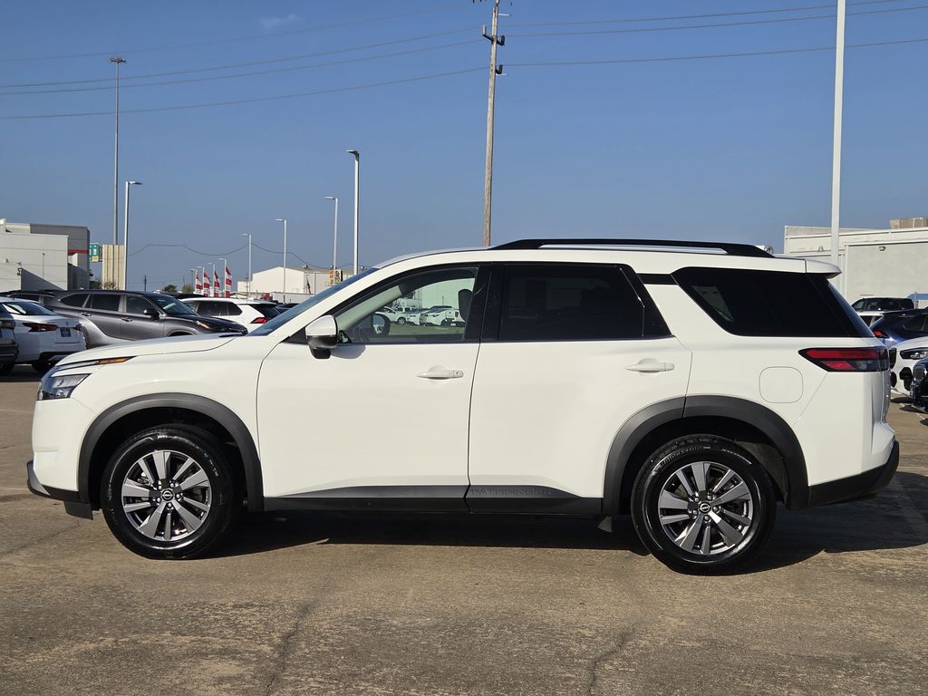 Used 2025 Glacier White Nissan SV image 6