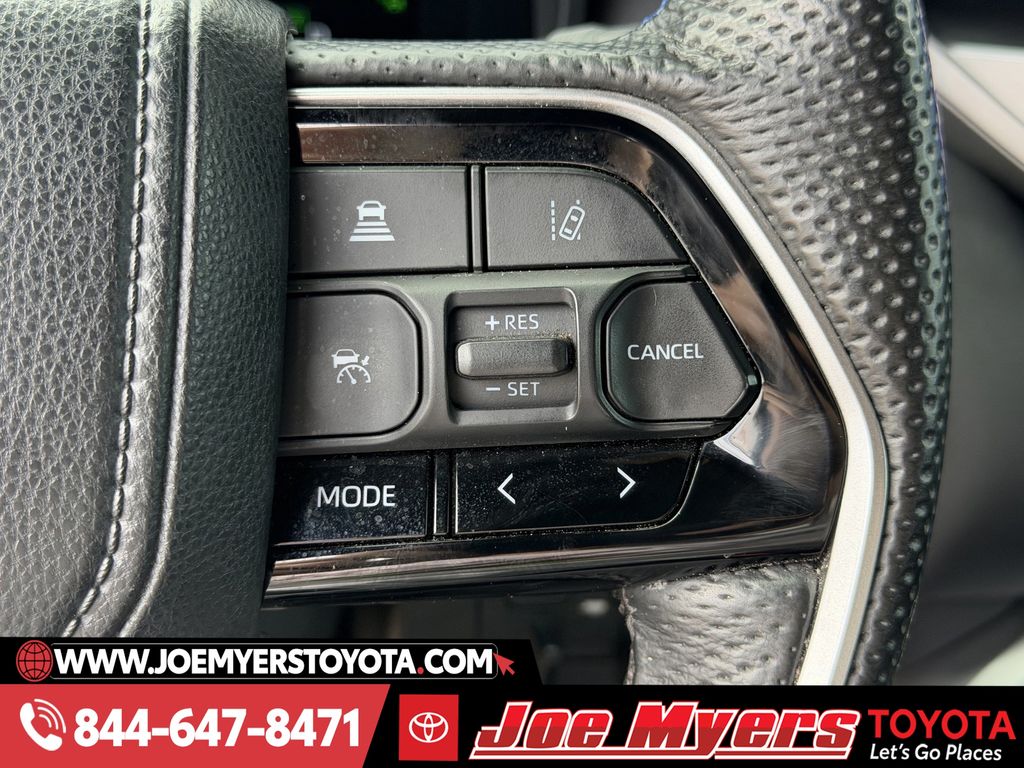 Used 2024 Ice Cap Toyota Platinum image 23