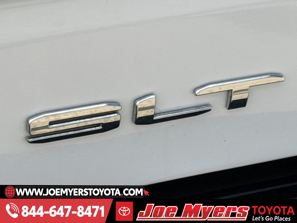 Used 2024 Summit White GMC SLT image 11